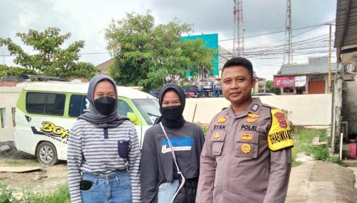 Anggota Babinkamtibmas Brigadir Ryan FK Patroli Dialogis Siang Hari .