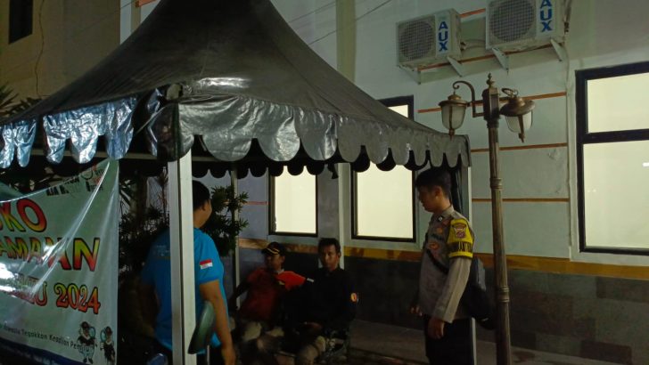 Tingkatkan Keamanan Personil Polsek Mauk Melaksanakan Penjagaan Surat Suara Di PPK Kecamatan Mauk