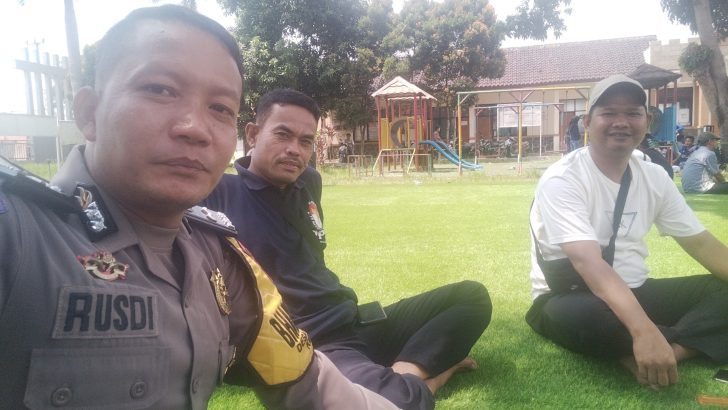 Bhabinkamtibmas Aipda Rusdi melaksanakan PAM pleno di kecamatan rajeg