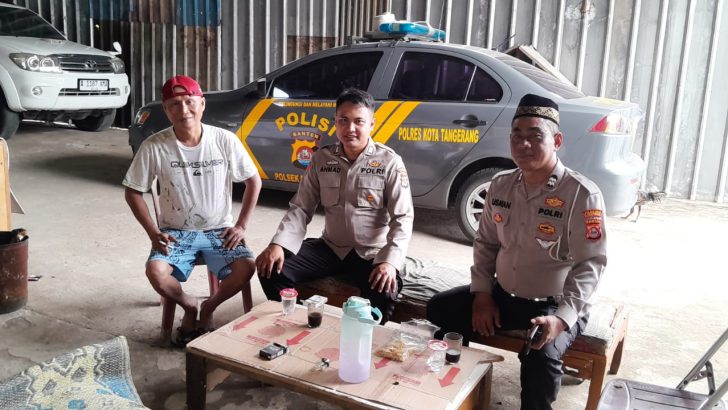 Anggota Polsek Pasar Kemis Patroli Dialogis Dengan Tokoh Masyarakat Untuk Menyampaikan Pesan Kamtibmas