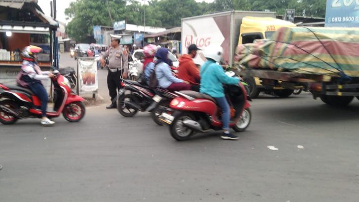 Strong Poin Sore Hari, Lantas lantas Polsek Pasar Kemis Gatur Lalin