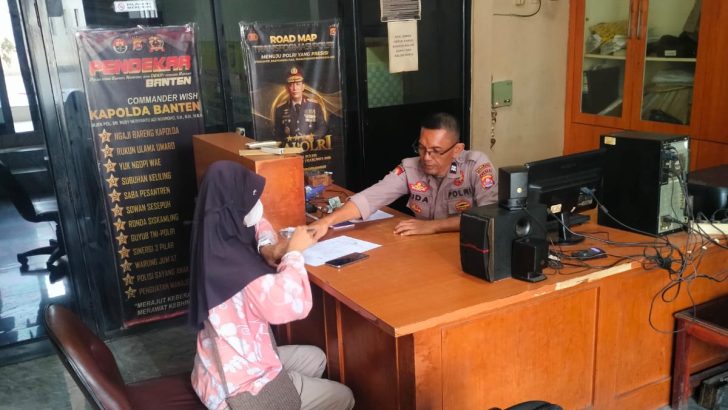 Pelayanan terhadap masyarakat di SPKT Polsek Cisoka