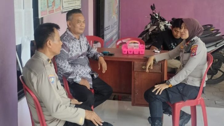 Kapolsek Kresek sambangi Kantor Desa sebagai upaya menjalin Sinergitas dengan Aparatur Desa