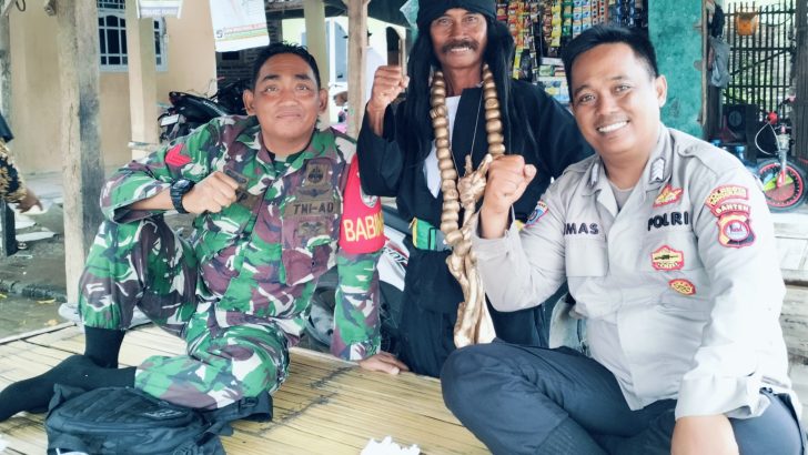 Menjaga Sinergitas dengan masyarakat, Polsek Kresek lakukan Patroli Mobile dan Dialogis