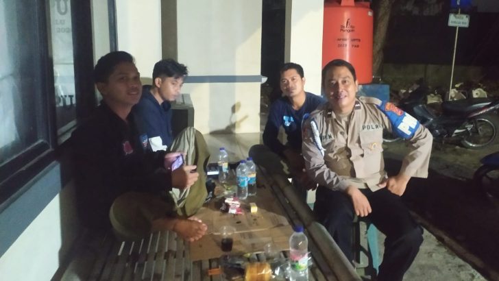Pastikan wilayah aman dan upaya pencegahan Guantibmas di Wilayah, Polsek Kresek lakukan giat Patroli Mobile malam hari.