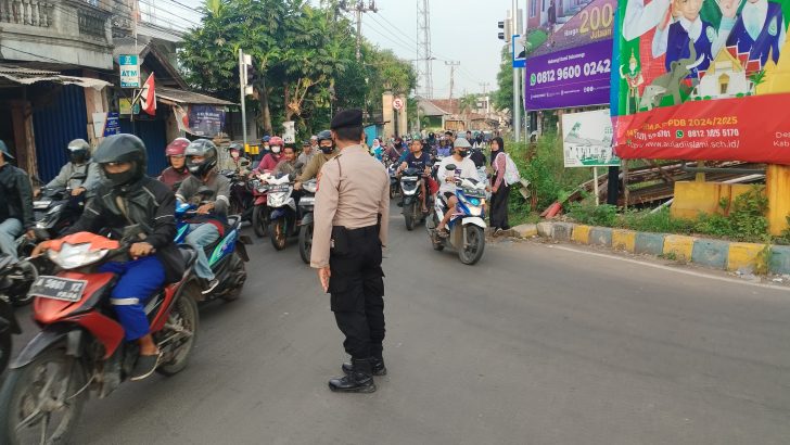 Giat rutin pagi hari, Kanit Samapta Polsek Rajeg, pengaturan lalin TL Kukun.