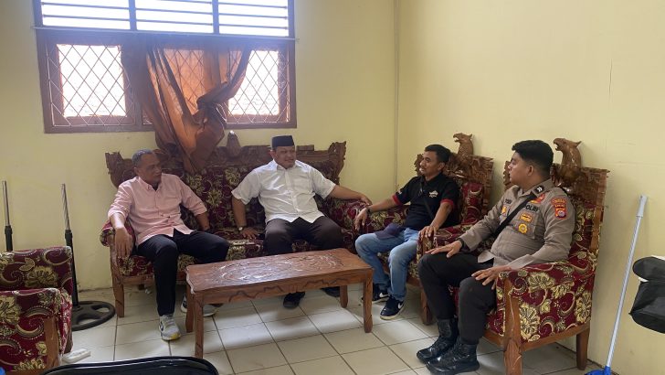 Kabupaten Tangerang. Anggota Binamas Polsek Rajeg Briptu Yodi Chandra didampingi Kanit Intel Polsek Rajeg Aipda adi melaksanakan penyuluhan di Sekolah Yaspih Kecamatan Rajeg Kabupaten Tangerang, Rabu (21/02/24).Kapolresta Tangerang Kombes Pol Baktiar Joko Mujiono, S.I.K., M.M., melalui Kapolsek Rajeg AKP.AHajaji, S.H. mengatakan, “Kegiatan ini bertujuan untuk mencegah potensi kerawanan dan memastikan untuk wilkum Rajeg aman”.