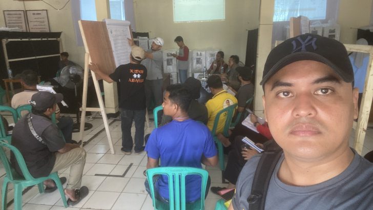 Rajeg Kabupaten Tangerang- Briptu D Chandra Selaku Anggota Unit Ik Melaksanakan Kegiatan Pengamanan Pleno Pemilu tahun 2024 Di Ppk Kec Rajeg (22/02/2024)