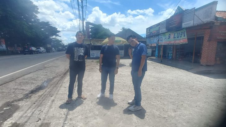 Kasubnit PPA melakukan Pengamanan aksi unjuk rasa