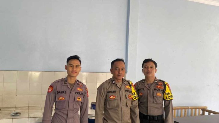 Pastikan Rangkaian Pemilu 2024 Lancar, Staf Sikeuangan melaksanakan Kegiatan Pengamanan Kantor KPU Kab. Tangerang.