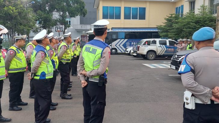 PENGECEKAN ANGGOTA PADA APEL PAGI SAT LANTAS OLEH SIPROPAM POLRESTA TANGERANG