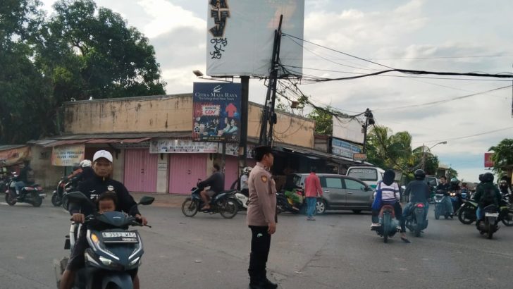 Pelayanan Pagi Hari, Polsek Cisoka Polresta Tangerang Laksanakan Gatur Lalin