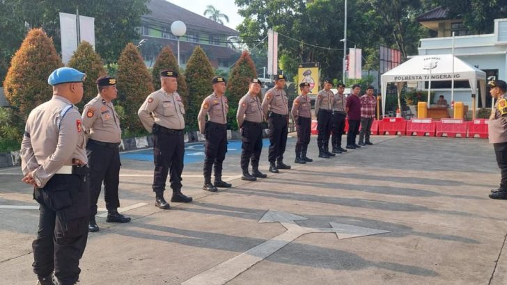 PIKET SIPROPAM POLRESTA TANGERANG MELAKSANAKAN PENGAWASAN SERAH TERIMA TUGAS PIKET