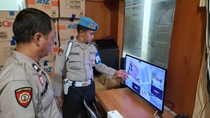 PENGECEKAN KESIAPSIAGAAN POLSEK CIKUPA OLEH SIPROPAM POLRESTA TANGERANG