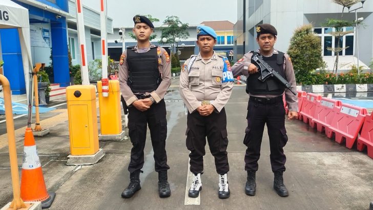 PENGECEKAN PETUGAS PENJAGAAN MAKO POLRESTA TANGERANG OLEH PIKET SIPROPAM POLRESTA TANGERANG