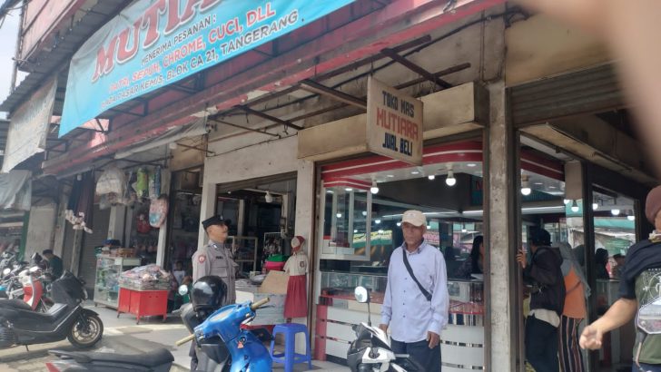Jelang Lebaran Personil Polsek Pasar Kemis Patroli Toko Emas