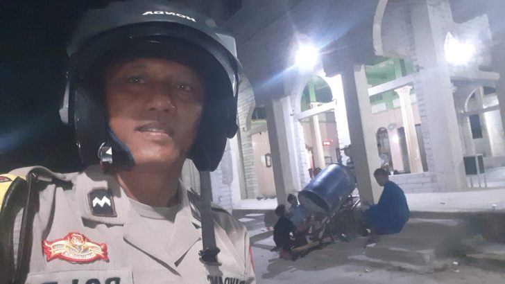 Personil Polsek Kresek tetap semangat menjaga wilayahnya dari Gangguan Kamtibmas di Malam Hari.