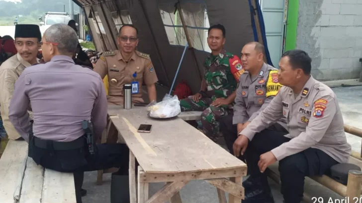 Kanit Binmas Polsek Balaraja Update Banjir / genangan air di Perum Grand Harmoni2 Balaraja.