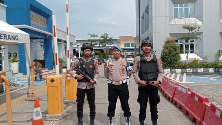 PENGECEKAN PETUGAS PENJAGAAN MAKO POLRESTA TANGERANG OLEH PIKET SIPROPAM POLRESTA TANGERANG