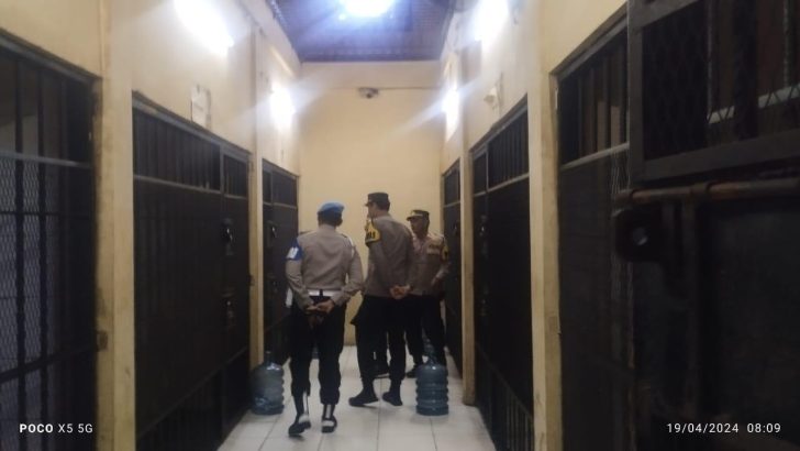 PENGECEKAN RUANG TAHANAN POLRESTA TANGERANG SECARA RUTIN OLEH PIKET SIPROPAM POLRESTA TANGERANG