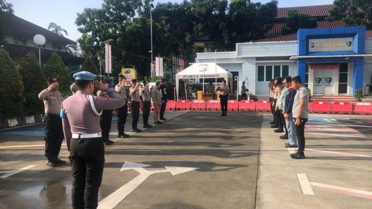 PIKET SIPROPAM POLRESTA TANGERANG MELAKSANAKAN PENGAWASAN SERAH TERIMA TUGAS PIKET