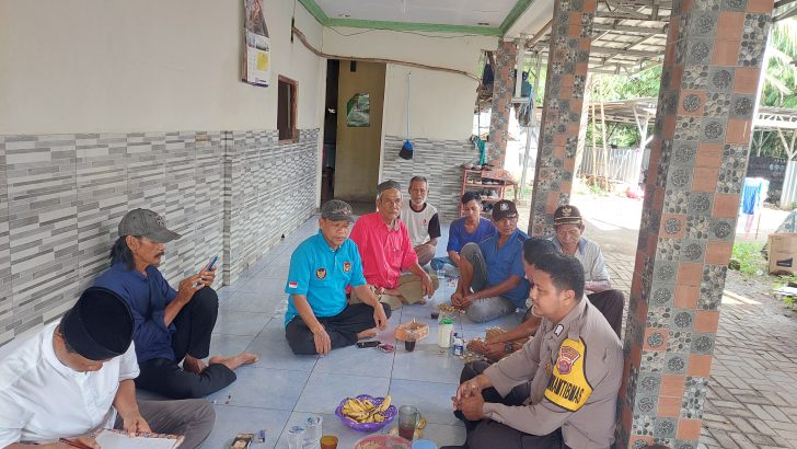 Personil bhabinkamtibmas polsek rajeg melaksanakan kegiatan sambang DDS kepada masyarakat