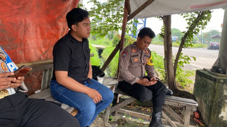 Personil Polsek Rajeg Polresta Tangerang unit binmas melaksanakan kegiatan rutin sambang kepada masyarakat mencegah gangguan kamtibmas.