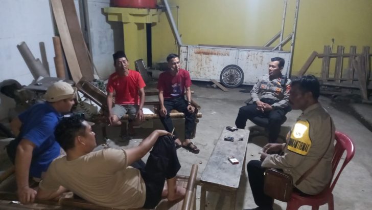 Personil Polsek Rajeg Polresta Tangerang melaksanakan kegiatan rutin sambang DDS kepada masyarakat.