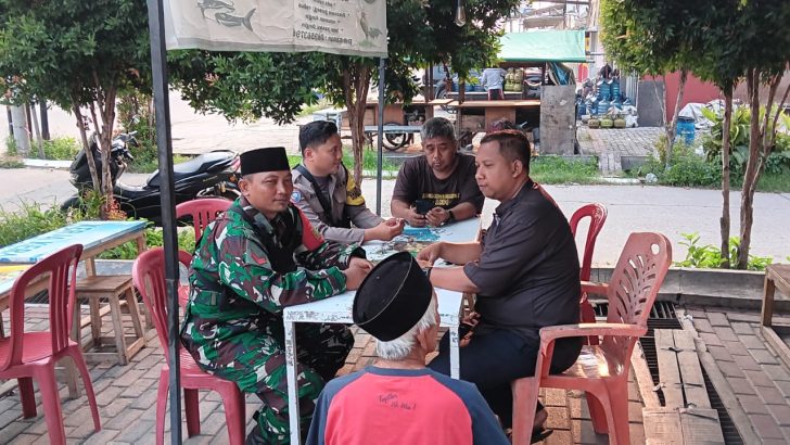 Personil Polsek Rajeg Polresta Tangerang unit binmas bersama babinsa melaksanakan kegiatan rutin sambang kepada masyarakat.