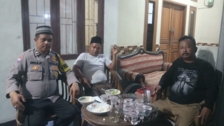 bhabinkamtibmas polsek rajeg melaksanakan kegiatan sambang DDS kepada masyarakat