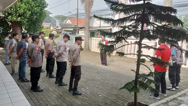 Sebelum melaksanakan kegiatan rutin, personil polsek rajeg melaksanakan Apel Pagi