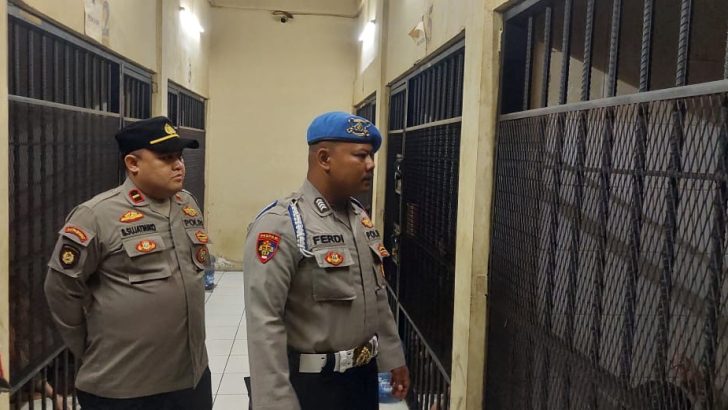 PENGECEKAN MALAM PADA RUANG TAHANAN POLRESTA TANGERANG PADA OLEH PIKET SIPROPAM POLRESTA TANGERANG