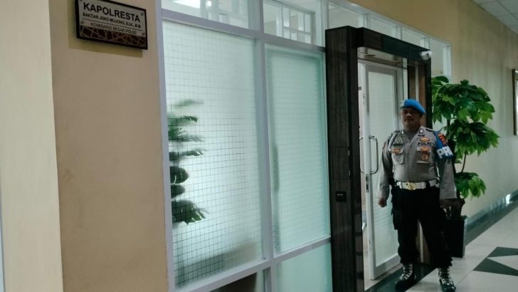 PENGECEKAN SITUASI RUANG KERJA PIMPINAN OLEH SIPROPAM POLRESTA TANGERANG 