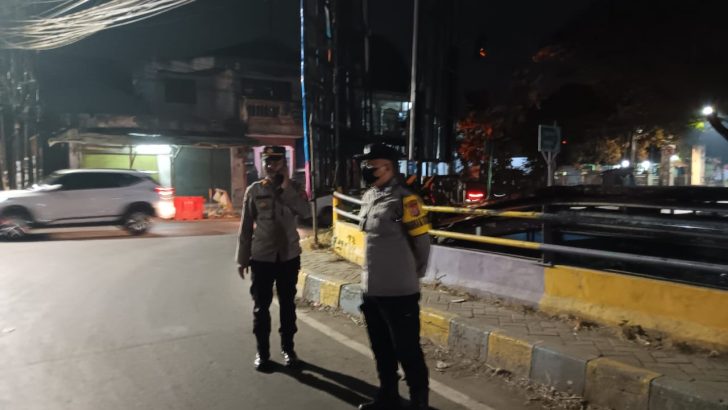 Piket Fungsi Polsek Rajeg Laksanakan Giat Patroli Mobile Malam Hari di Wilayah Hukum Polsek Rajeg Polresta Tangerang, Minggu (06/05/2024).dini hari