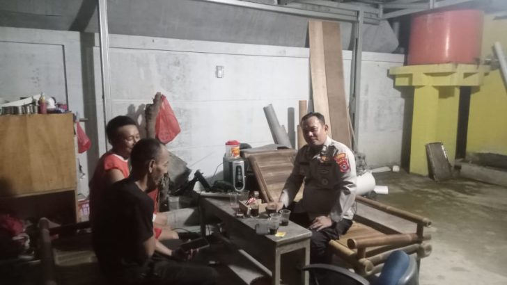 Piket Fungsi Polsek Rajeg Laksanakan Giat Patroli Mobile Malam Hari di Wilayah Hukum Polsek Rajeg Polresta Tangerang, Minggu (06/05/2024).dini hari