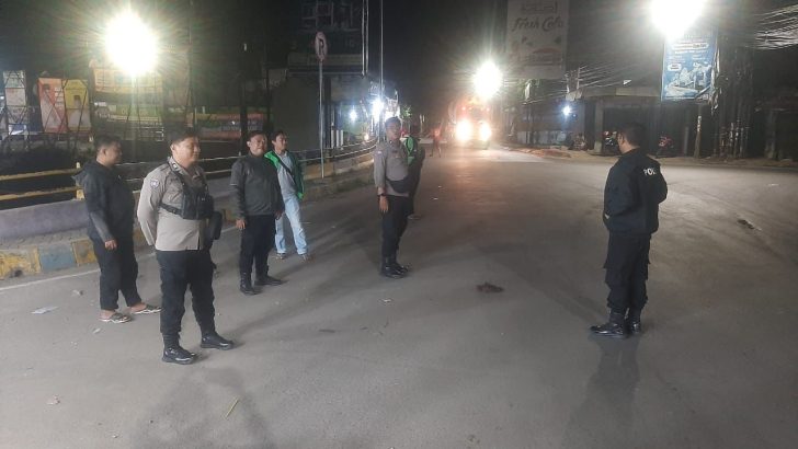 Piket Fungsi Polsek Rajeg Laksanakan Giat Patroli Mobile Malam Hari di Wilayah Hukum Polsek Rajeg Polresta Tangerang, Jumat (03/05/2024).dini hari