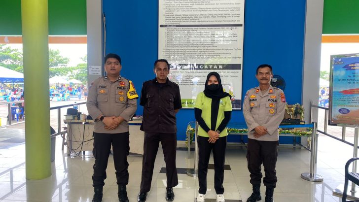 Patroli di pimpin Pawas, pantau obyek wisata kolam renang funpark Sukatani.