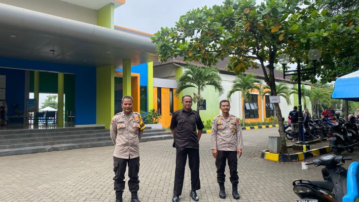 Patroli di pimpin Pawas, pantau obyek wisata kolam renang funpark Sukatani.