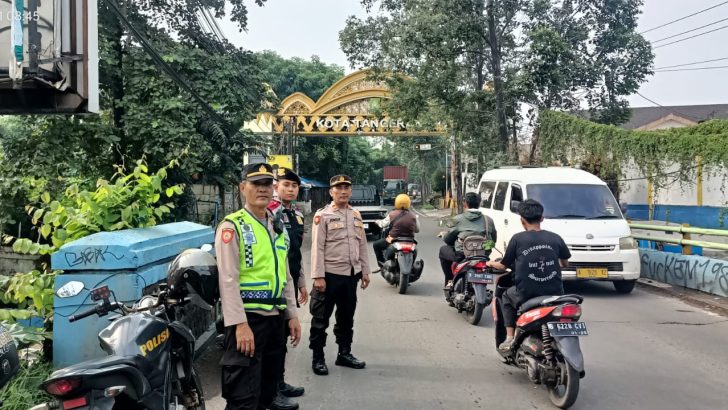 Polsek Pasar Kemis Polresta Tangerang kawal Ratusan Pekerja Aksi May Day ke Jakarta