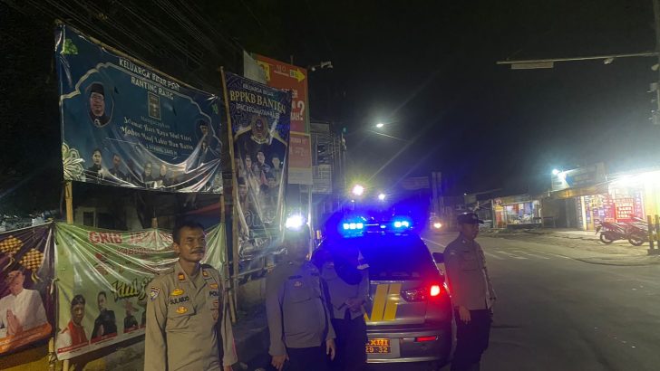 PIKET FUNGSI DIPIMPIN PAWAS MELAKSANAKAN STRONG FOIN DAERAH RAWAN GUNA MENGANTISIPASI TERJADINYA TINDAK KEJAHATAN