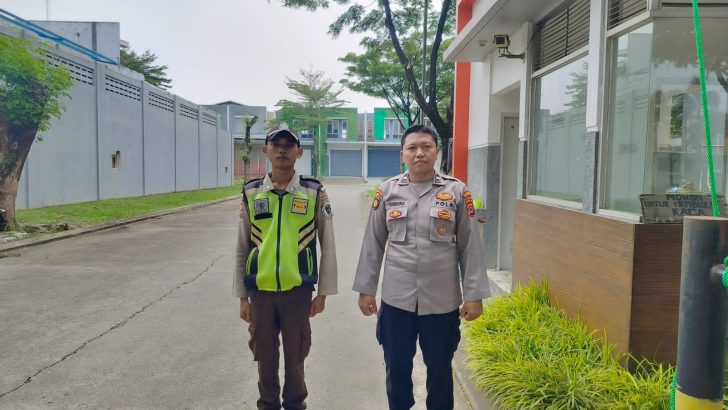 Personil Sat Pamobvit Polresta Tangerang melaksanakan kegiatan Patroli ke Kawasan Pergudangan Bizlink Sukamulya kec.Cikupa kab.tangerang