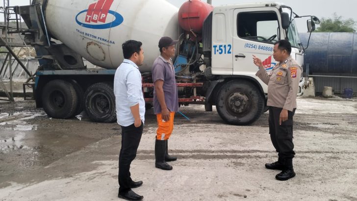 Personil Sat Pamobvit Polresta Tangerang melaksanakan patroli di Kawasan Tertentu yaitu PT.Trias Baton Perkasa Plant Pasar Kemis