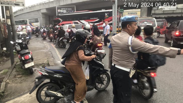 Kanit Provost Polsek Balaraja ANDI SUHENDRA turun ke jalan Protap Pagi wujud nyata Pelayanan Masyarakat