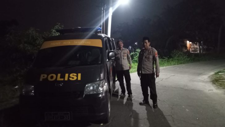 Pastikan wilayah aman dan upaya pencegahan Guantibmas di Wilayah, Polsek Kresek lakukan giat Patroli Mobile malam hari.