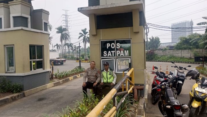 Panit Pam Waster dan Personil Sat Pamobvit Polresta Tangerang melaksanakan patroli dialogis di Kawasan Industri Pergudangan Cikupamas.