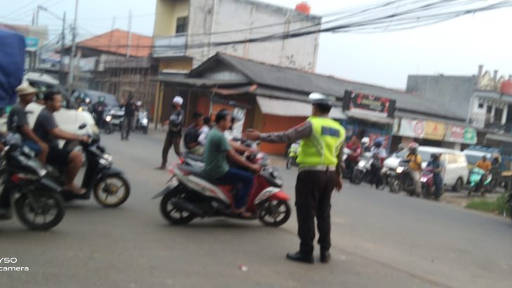 Kanit Lantas Polsek Pasar Kemis Polresta Tangerang Gatur Lalon Sore Hari