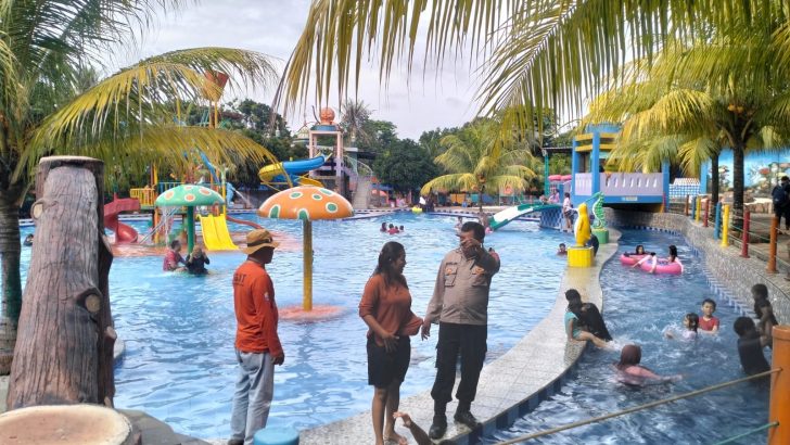 PS. Panit Pam Pariwisata dan Personil Sat Pamobvit Polresta Tangerang melaksanakan kegiatan Patroli ke ke tempat wisata kolam renang Tigaraksa Waterboom Kabupaten Tangerang