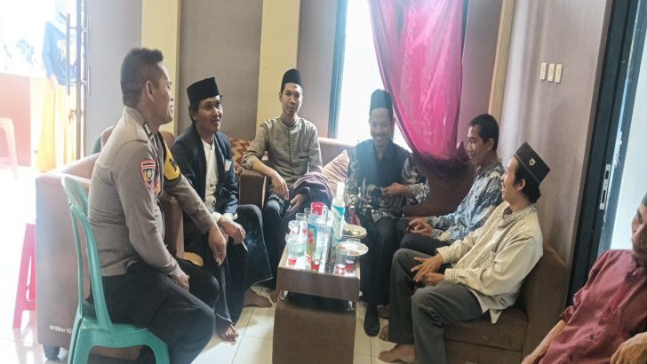 Anggota Polsek Kresek aktiv kunjungi Tokoh Agama dalam rangka giat rukun Ulama Umaro