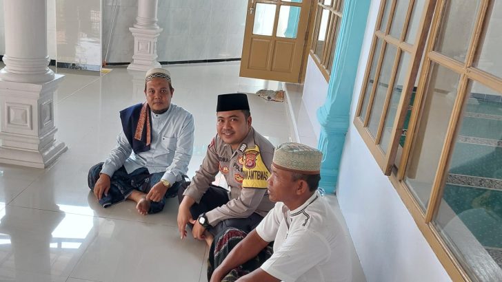 Bripka Suhendra Kunjungi Warga Masyarakat Rw 02 Desa Patramanggala Sampaikan Pesan Kamtibmas