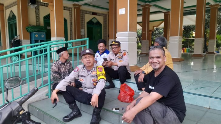Bhabinkamtibmas Sambang tokoh agama sampaikan pesan Kamtibmas